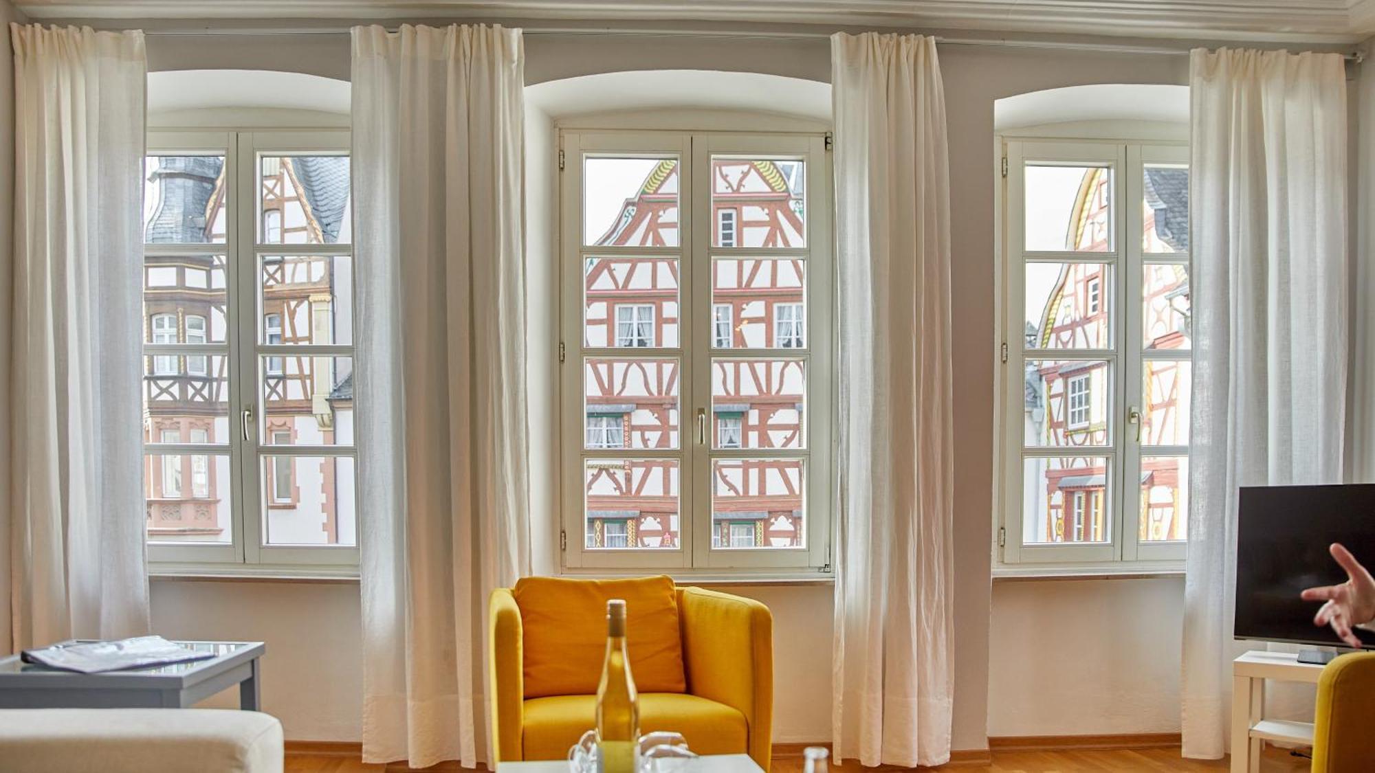 Ferienwohnung Am Historischen Marktplatz 베른카슈텔쿠에스 외부 사진