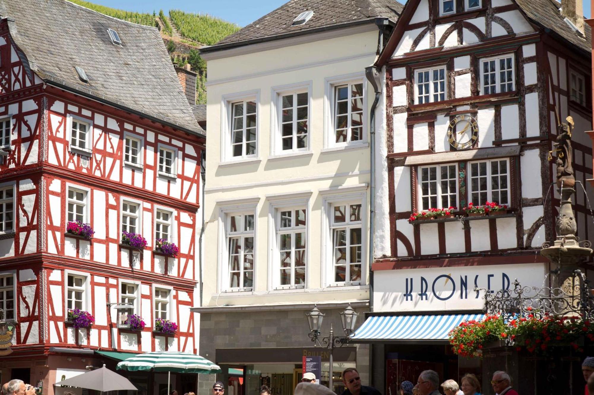 Ferienwohnung Am Historischen Marktplatz 베른카슈텔쿠에스 외부 사진